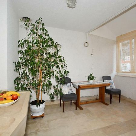 Apartman Vanja Omis Bagian luar foto