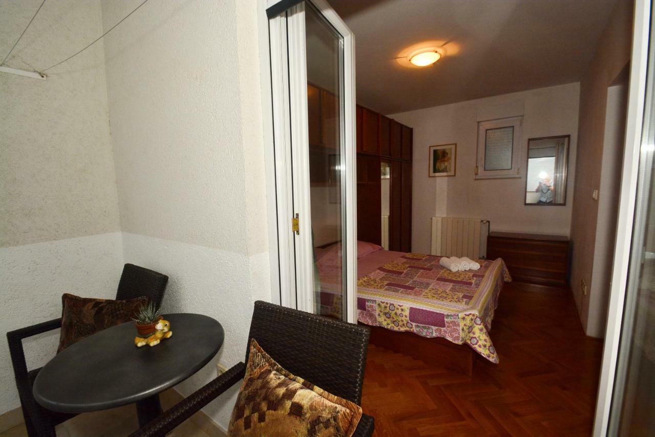 Apartman Vanja Omis Bagian luar foto