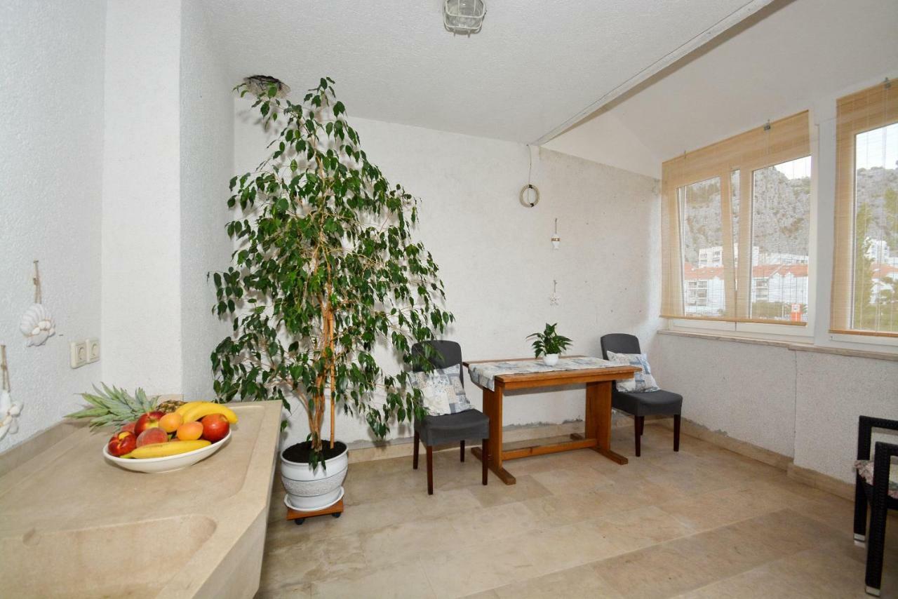 Apartman Vanja Omis Bagian luar foto